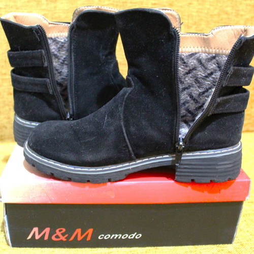 Girls' boots used, size 35, black