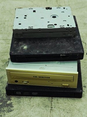 Computer spare parts used DVD PC CPU Cardbus USB etc