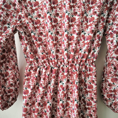 Floral dress new, long with sleeves and ruffles