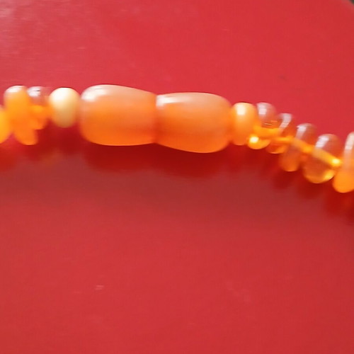 Necklace with genuine amber 45 cm like new