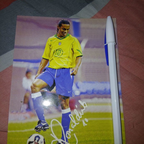 Ronaldinho autograph official replica like new