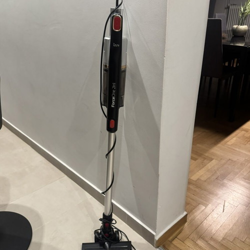 Vacuum cleaner lightly used, in perfect condition, easy to handle