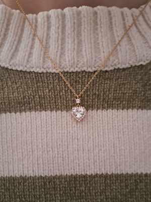 Heart necklace, gold