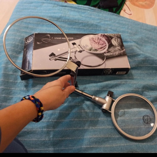 Large magnifying glass new
