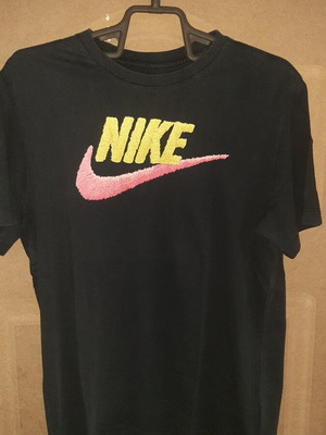 Μπλούζα Nike μέγεθος M σαν καινούργιο, μαύρη