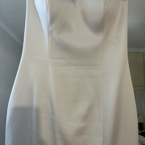 Wedding dress strapless used, size L with elegant fit