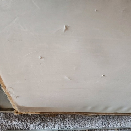 Heating body like new, white and clean