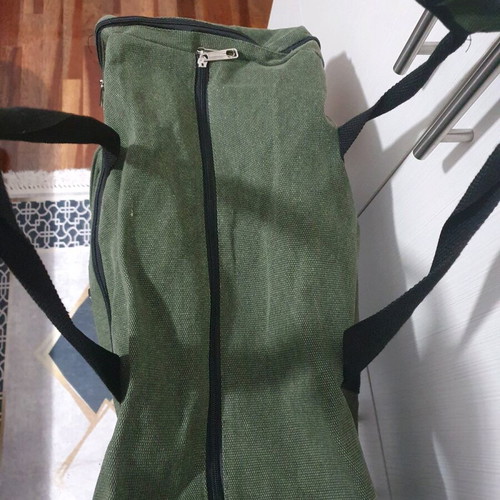 Handbag like new, practical and durable with black straps