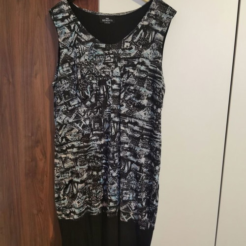 Summer dress with lining used, with fine mesh