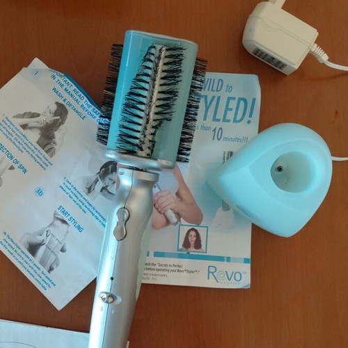 Electric hairbrush professional, like new, rechargeable