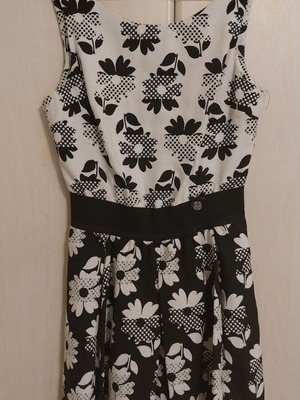 Lynne short dress used, size S, black and white with pleats