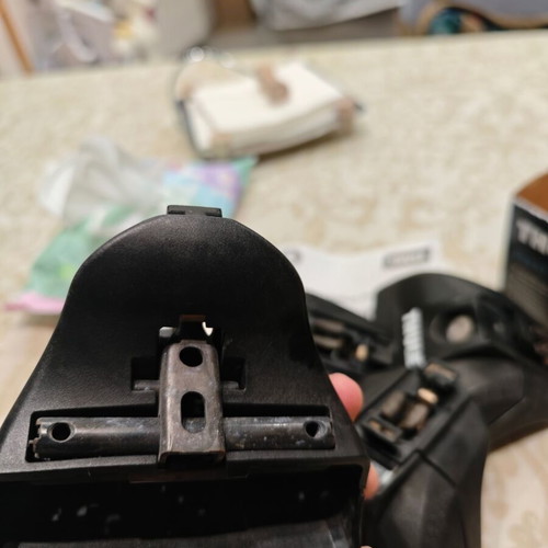 Thule 753 roof rack feet like new for Opel Corsa 2006 and other models