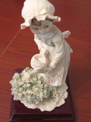 Μπιμπελο συλλεκτικό πορσελάνινο καινούργιο Arteel-Biront