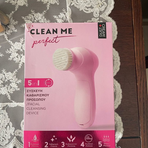 Facial cleansing device new with 5 heads, battery operated