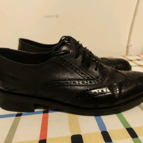 Oxford leather shoes Tata Italia like new, size 39, black