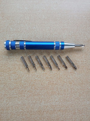 Мулти отвертка нова с 8 накрайника