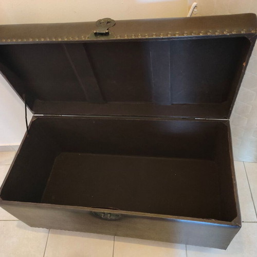 Vintage trunk like new with large storage space