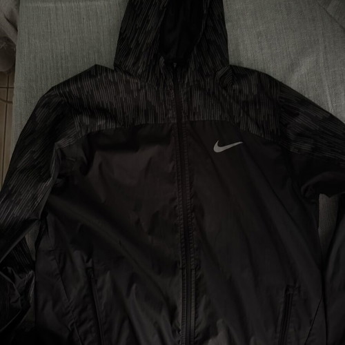 Nike windbreaker like new, black and grey, size M