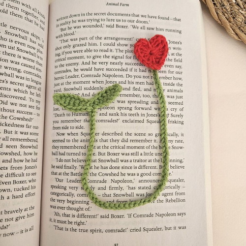 Handmade crocheted bookmark like new