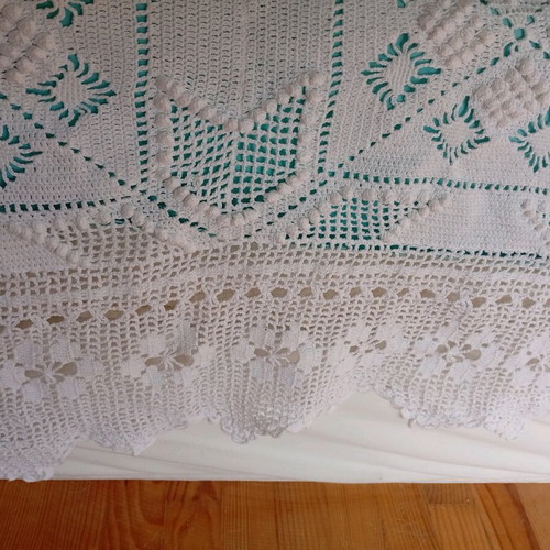 Handmade vintage crochet blanket like new, oversized double, cotton