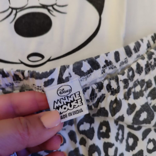 Minnie Mouse Leopard Sequinned Pajamas like new, size 8-9