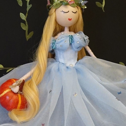 Cinderella handmade doll new with 54 cm wreath