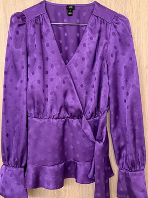 Cruise satin blouse XS purple like new River Island