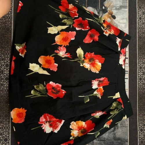 DiKa women's skirt like new, black multicolor, XXL