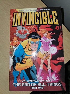 Invincible comic like new, volume 24 in English
