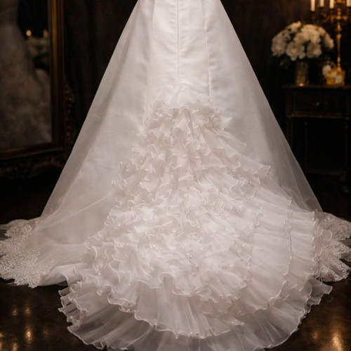 Wedding dress new white size M-L with alteration option