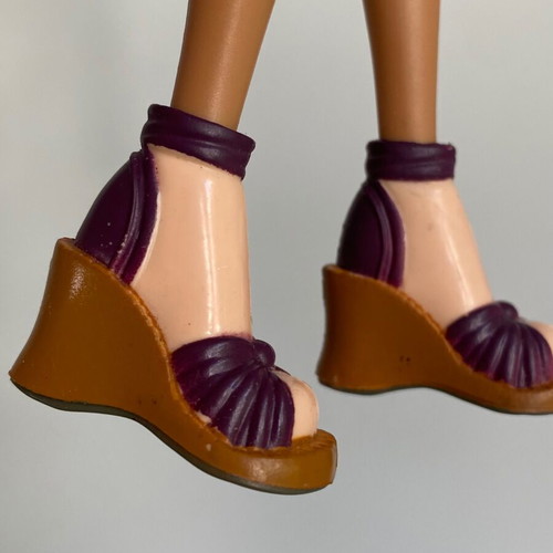 Vintage Mattel Barbie My Scene Spring Break Nolee shoes used