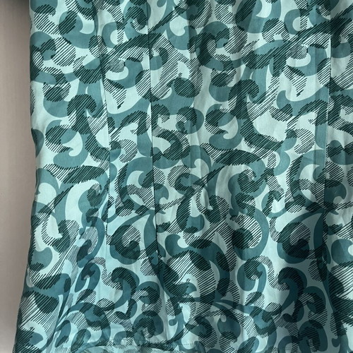 Short-sleeve shirt used, blue and turquoise, v neck with pointed collar