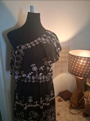 One-Shoulder Dress like new, black and beige