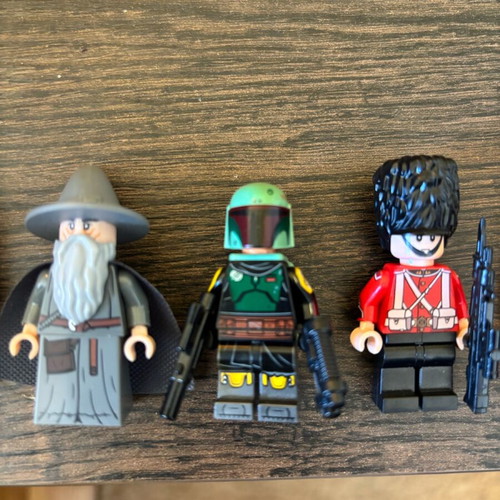Figures like new, pack without Thor