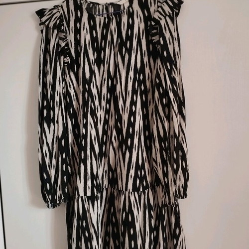 H&M dress like new, size S, black and beige