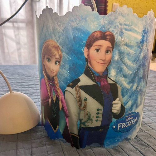 Frozen pendant light used with E27 socket