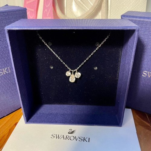 Swarovski Mesmera necklace with pear cut zirconia, like new, silver