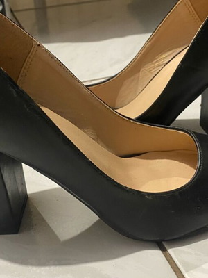 Alta Moda black pumps with square 10cm heel, like new, size 39
