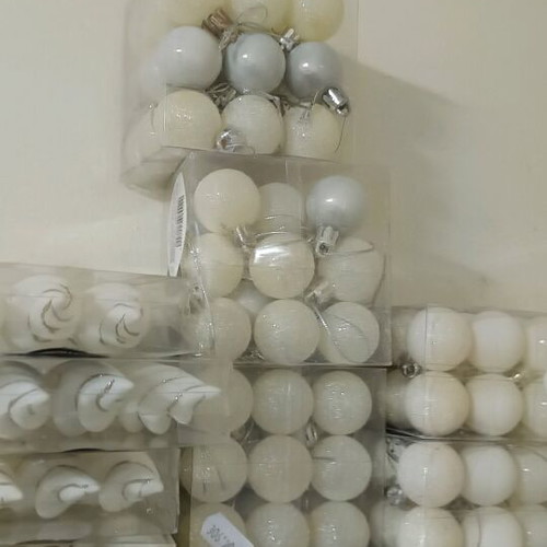 White Christmas tree ornaments new, set of 212 pieces