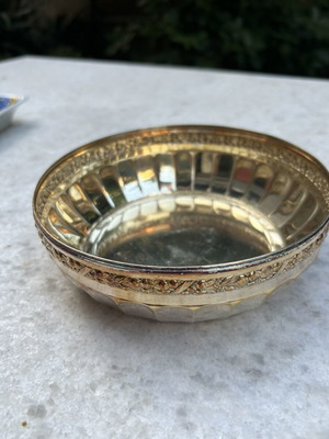 Silver-plated bowl, diameter 17 cm