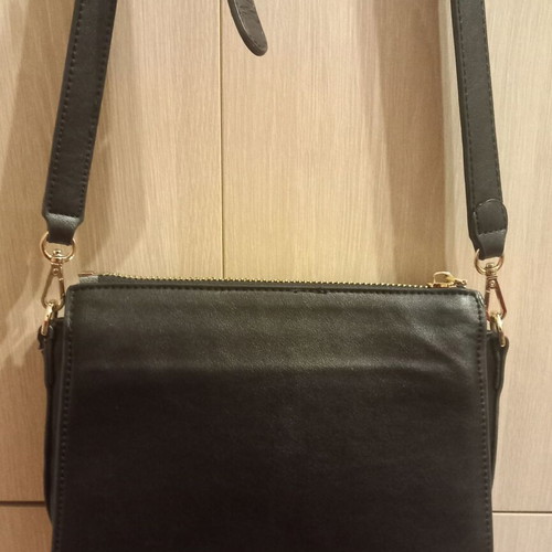 Axel black shoulder bag used with three compartments and external pocket