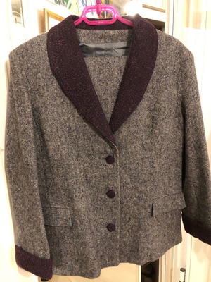 Tweed Suit New Gray With Collar And Cuffs