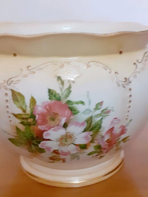 Αντίκα βάζο κεραμικό ή πορσελάνη σαν καινούργιο