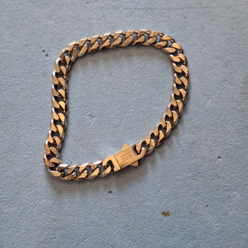 BTG stainless steel hand chain like new, silver color, 20 cm
