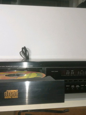 Denon dcd-960 compact disk player refurbished condition