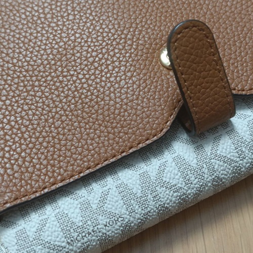 Michael Kors Jet Set Charm crossbody bag like new, vanilla
