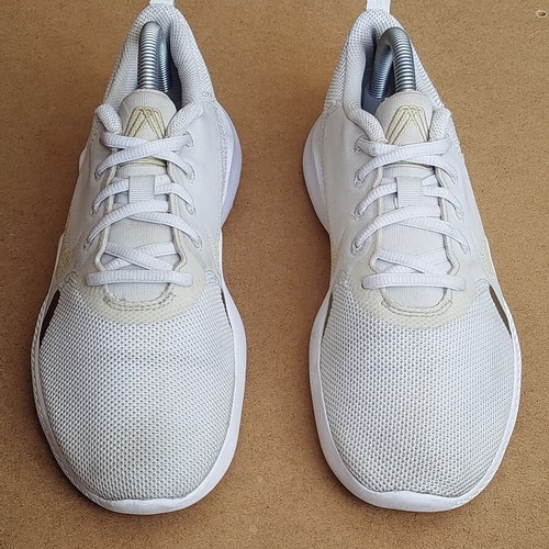 Nike Flex Experience Run 10 women's athletic shoes, size 39, white beige