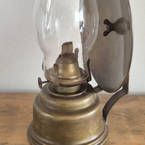 Hornet brass oil lamp with large reflector, antique English