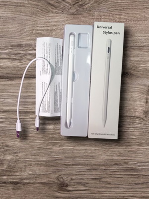 Universal Stylus Pen new with box and accessories