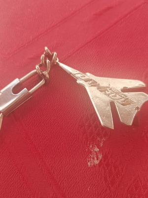 Fighter plane keychain like new, metal